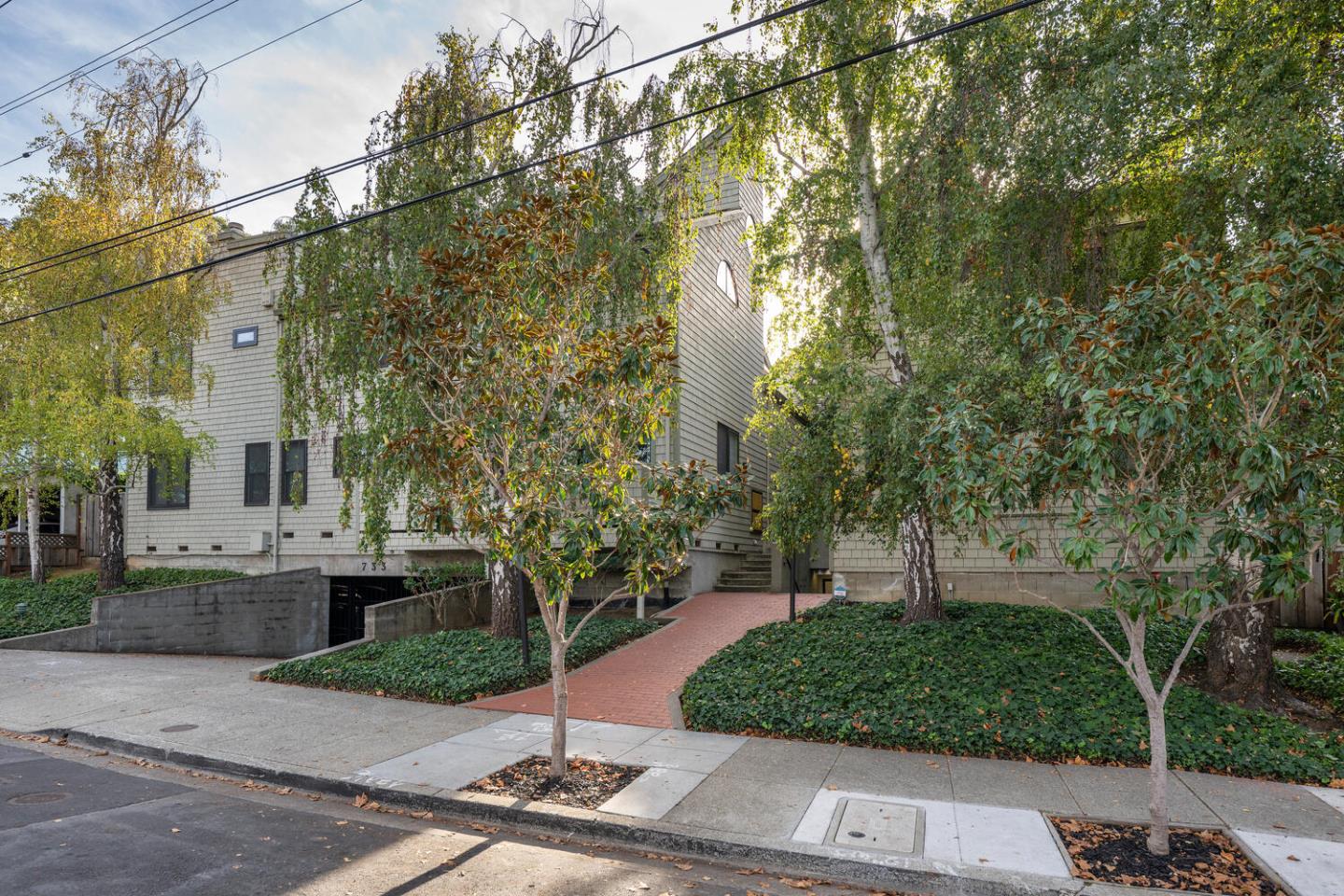 Detail Gallery Image 30 of 35 For 733 Fairfield Rd #10,  Burlingame,  CA 94010 - 2 Beds | 2/1 Baths