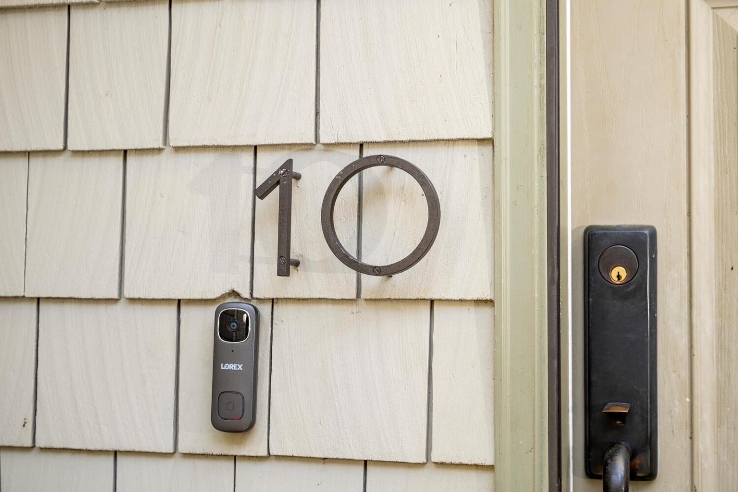 Detail Gallery Image 5 of 35 For 733 Fairfield Rd #10,  Burlingame,  CA 94010 - 2 Beds | 2/1 Baths