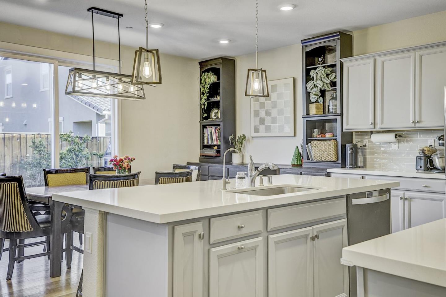 Detail Gallery Image 12 of 43 For 5341 Knights Valley Ln, Antioch,  CA 94531 - 5 Beds | 3 Baths