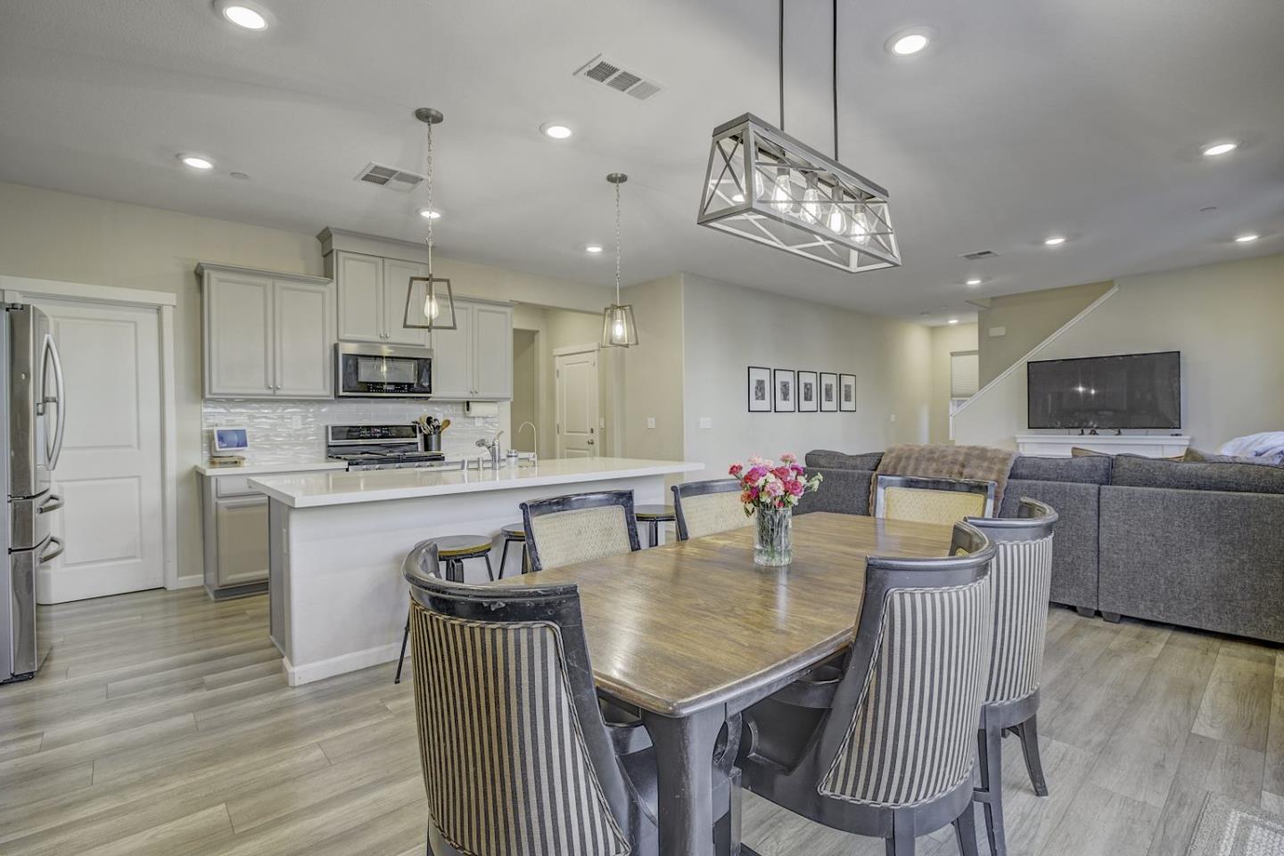 Detail Gallery Image 13 of 43 For 5341 Knights Valley Ln, Antioch,  CA 94531 - 5 Beds | 3 Baths