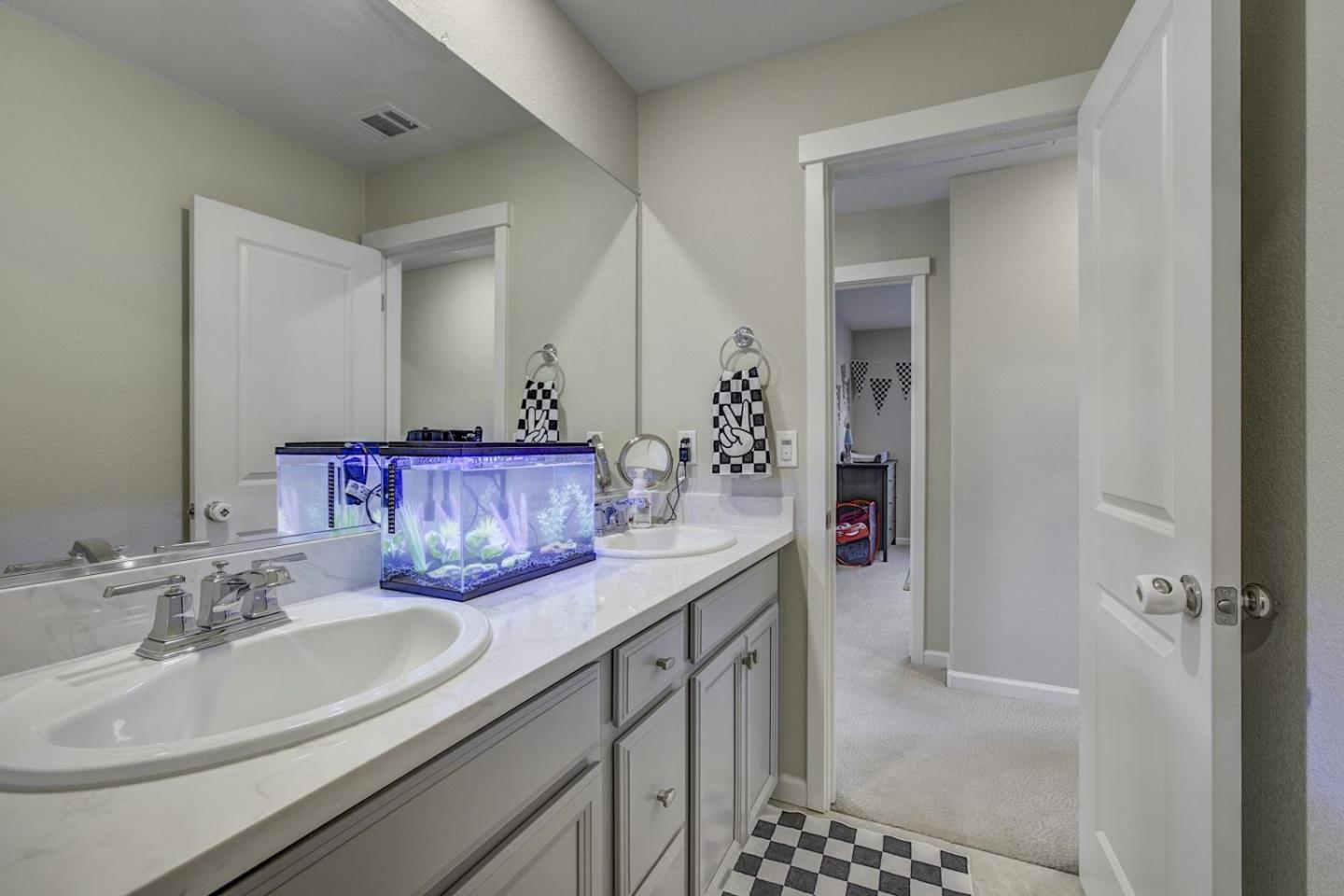 Detail Gallery Image 31 of 43 For 5341 Knights Valley Ln, Antioch,  CA 94531 - 5 Beds | 3 Baths