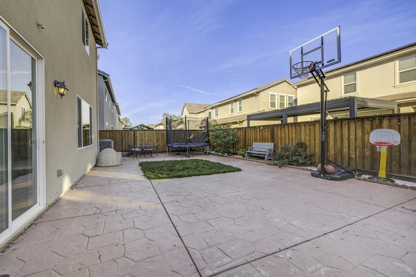 Detail Gallery Image 40 of 43 For 5341 Knights Valley Ln, Antioch,  CA 94531 - 5 Beds | 3 Baths