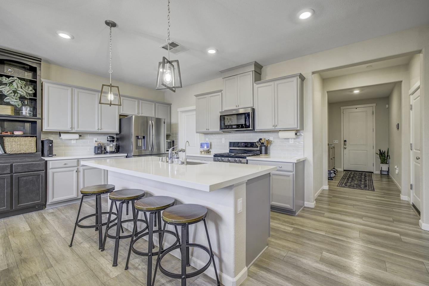 Detail Gallery Image 9 of 43 For 5341 Knights Valley Ln, Antioch,  CA 94531 - 5 Beds | 3 Baths