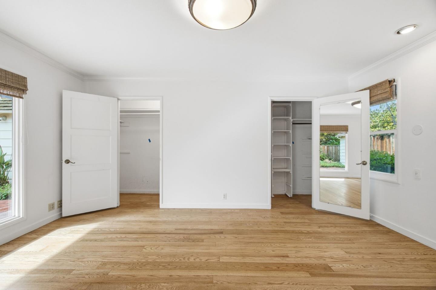 Detail Gallery Image 18 of 30 For 755 Northampton Dr, Palo Alto,  CA 94303 - 5 Beds | 3 Baths