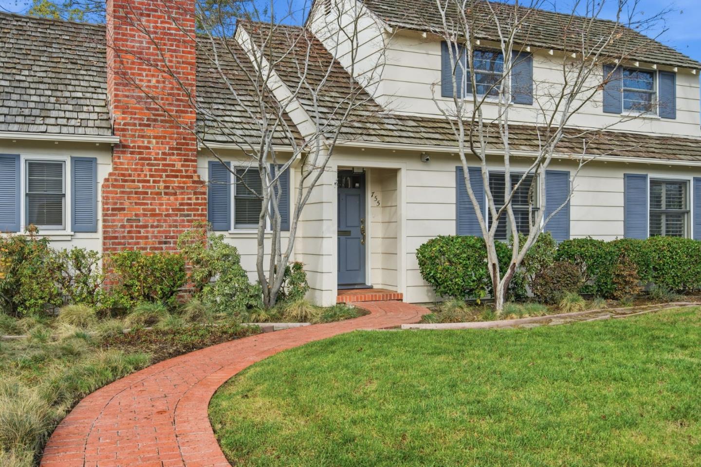 Detail Gallery Image 2 of 30 For 755 Northampton Dr, Palo Alto,  CA 94303 - 5 Beds | 3 Baths