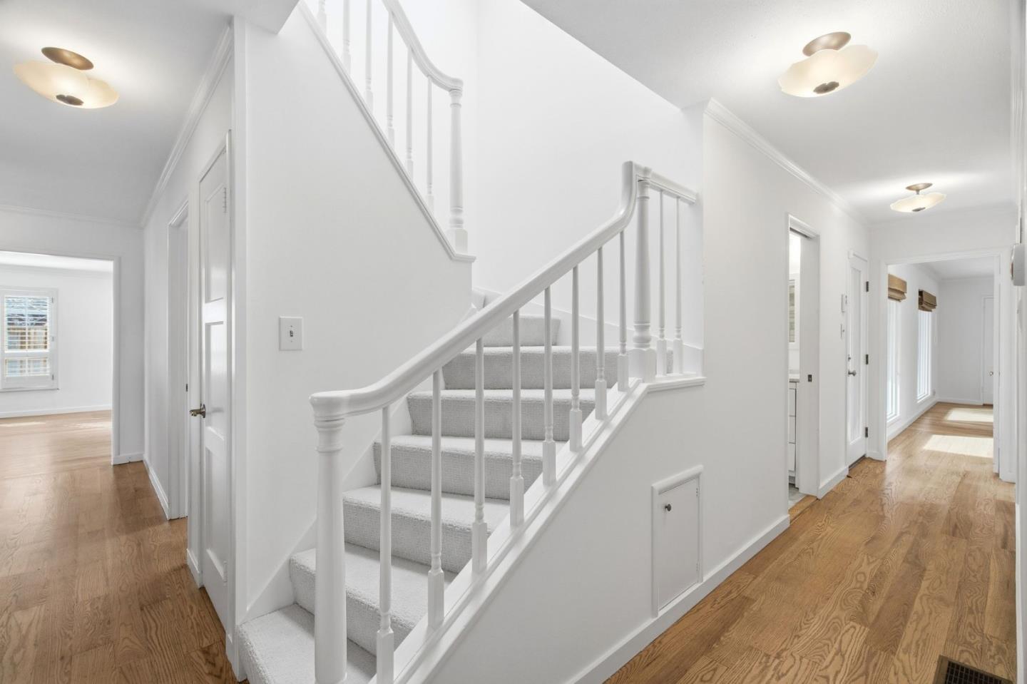 Detail Gallery Image 22 of 30 For 755 Northampton Dr, Palo Alto,  CA 94303 - 5 Beds | 3 Baths