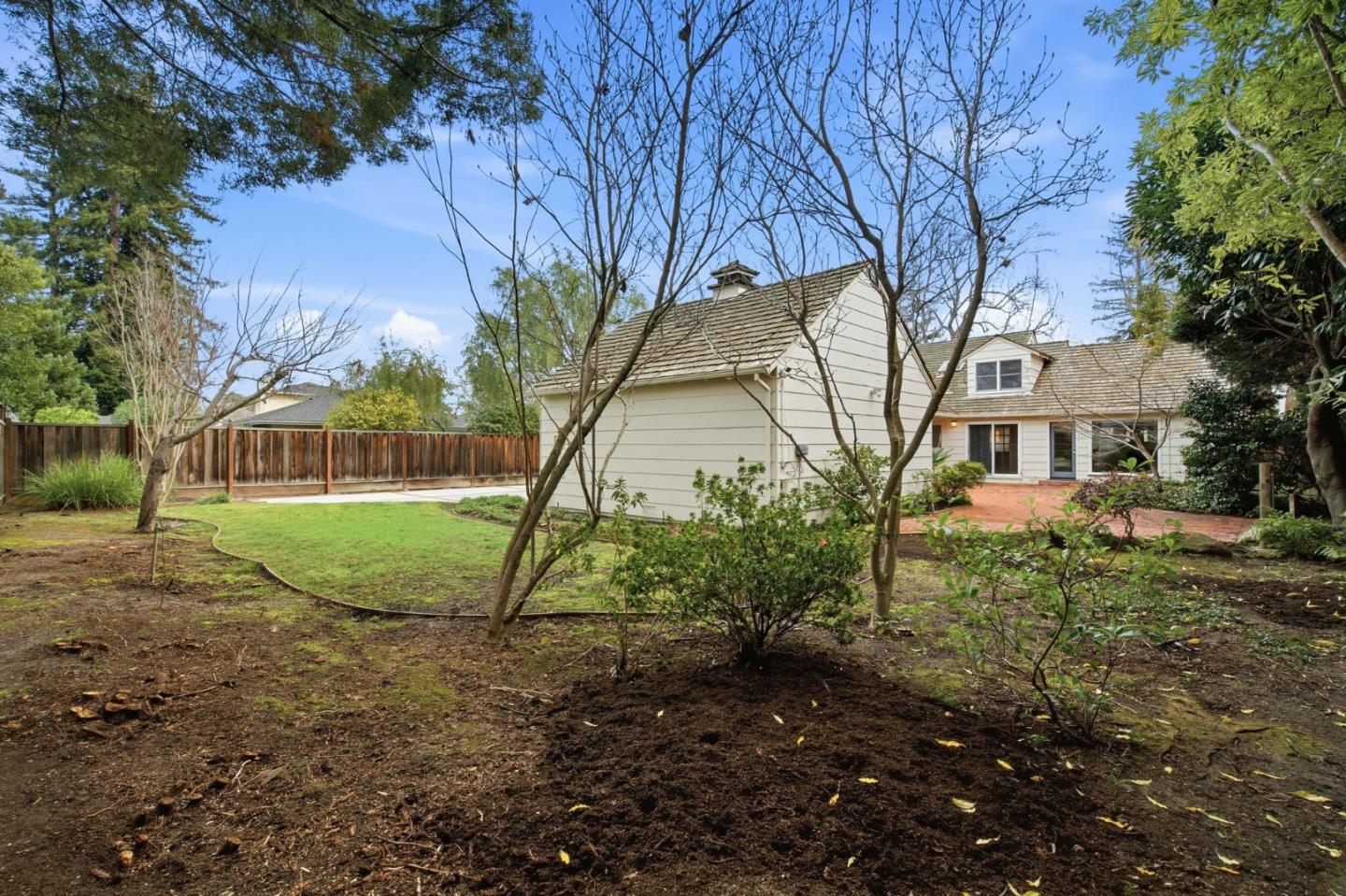 Detail Gallery Image 29 of 30 For 755 Northampton Dr, Palo Alto,  CA 94303 - 5 Beds | 3 Baths