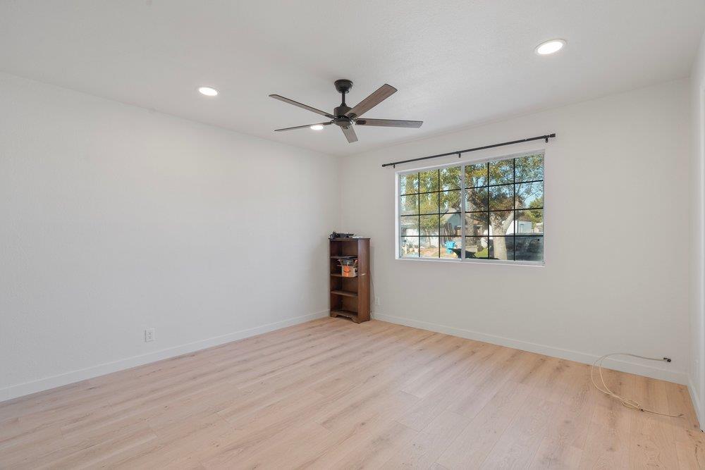 Detail Gallery Image 9 of 17 For 520 Polk Ct, Gilroy,  CA 95020 - 3 Beds | 1 Baths