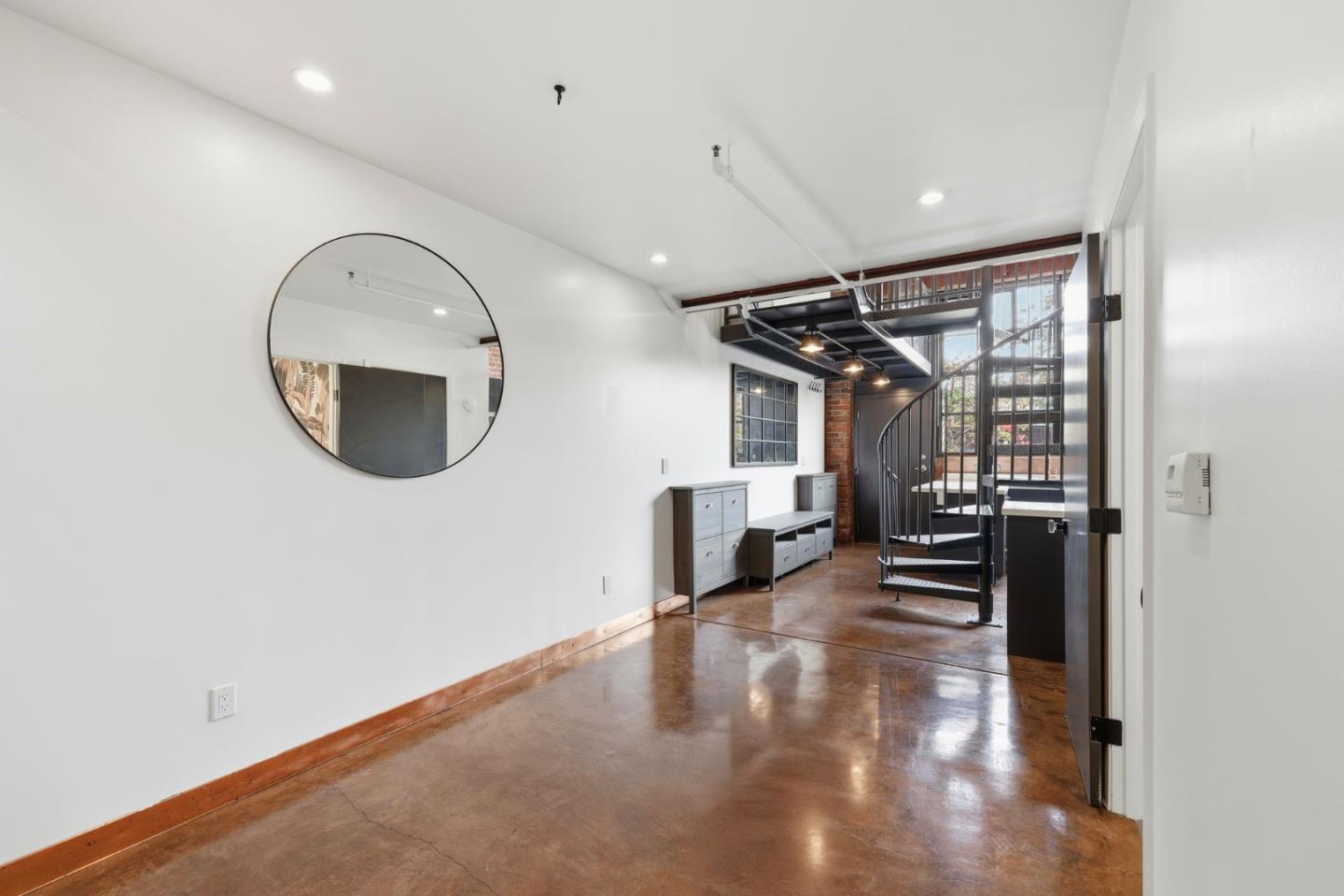 Detail Gallery Image 13 of 32 For 1501 37th Ave #B6,  Oakland,  CA 94601 - 1 Beds | 2 Baths