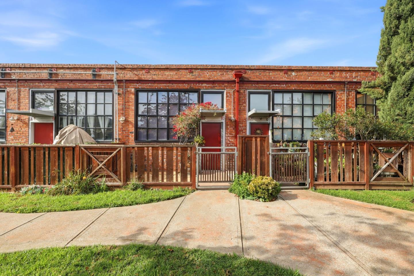 Condos For Sale in Oakland, CA