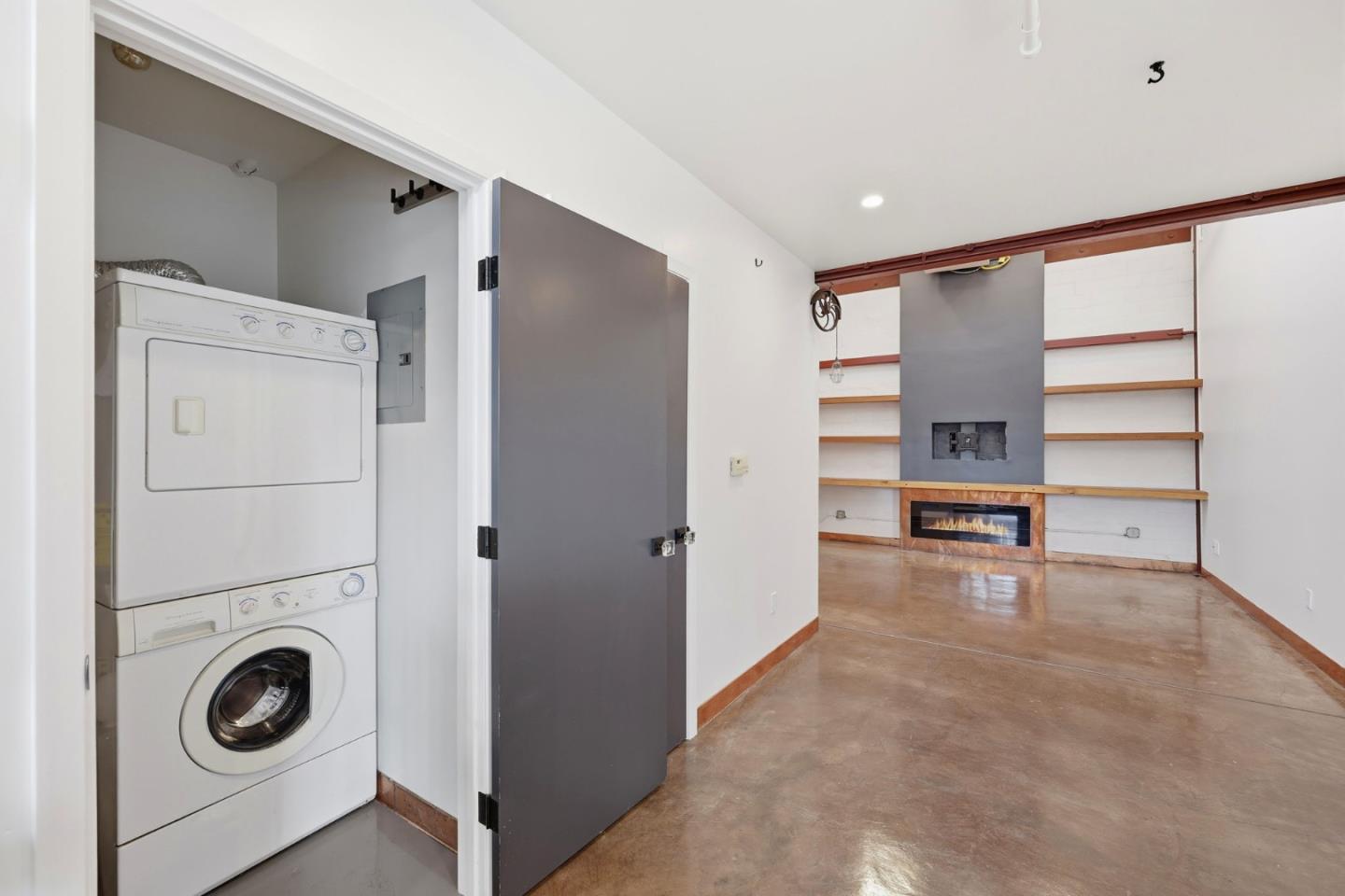 Detail Gallery Image 9 of 32 For 1501 37th Ave #B6,  Oakland,  CA 94601 - 1 Beds | 2 Baths