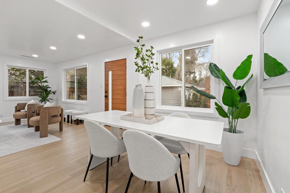 Detail Gallery Image 12 of 28 For 578 Green Manor Ct, Palo Alto,  CA 94301 - 3 Beds | 1 Baths