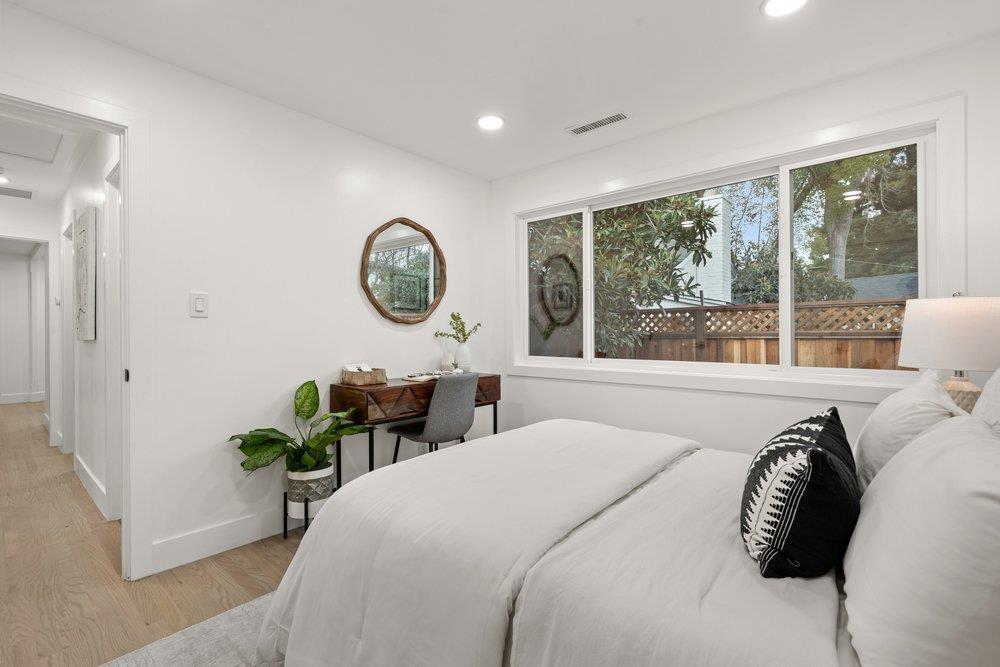 Detail Gallery Image 18 of 28 For 578 Green Manor Ct, Palo Alto,  CA 94301 - 3 Beds | 1 Baths