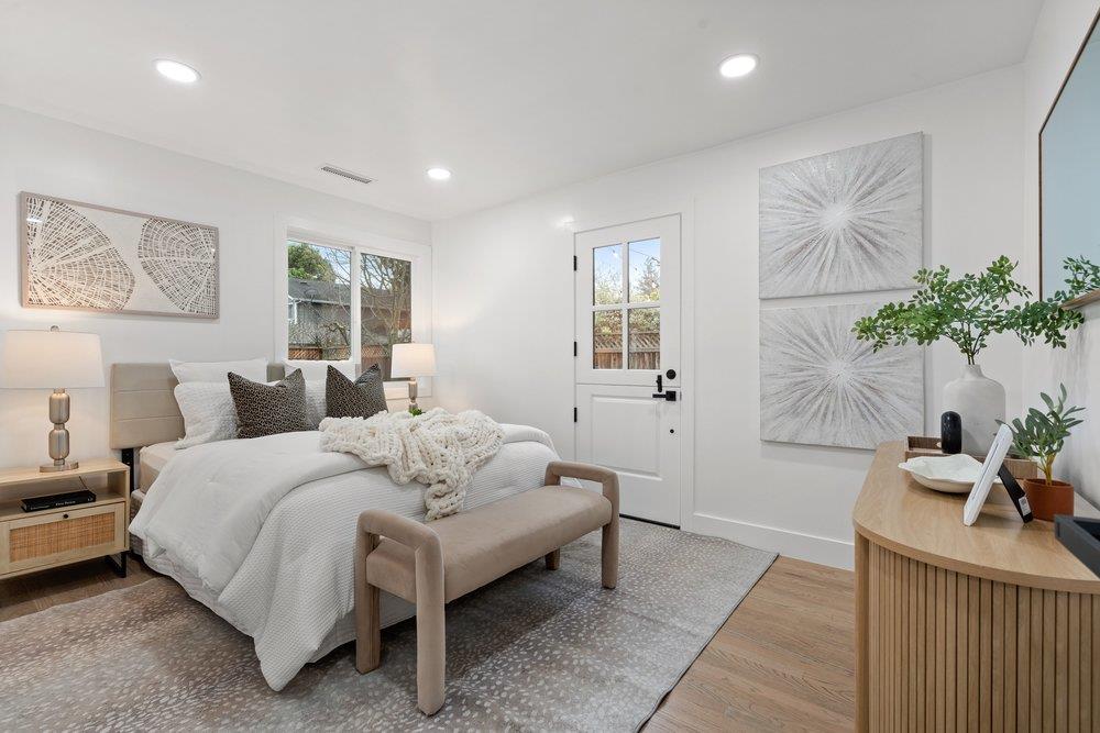 Detail Gallery Image 19 of 28 For 578 Green Manor Ct, Palo Alto,  CA 94301 - 3 Beds | 1 Baths