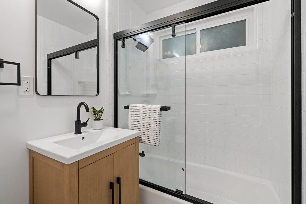 Detail Gallery Image 20 of 28 For 578 Green Manor Ct, Palo Alto,  CA 94301 - 3 Beds | 1 Baths