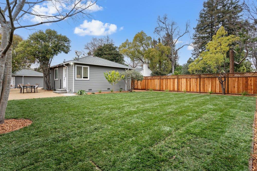 Detail Gallery Image 25 of 28 For 578 Green Manor Ct, Palo Alto,  CA 94301 - 3 Beds | 1 Baths