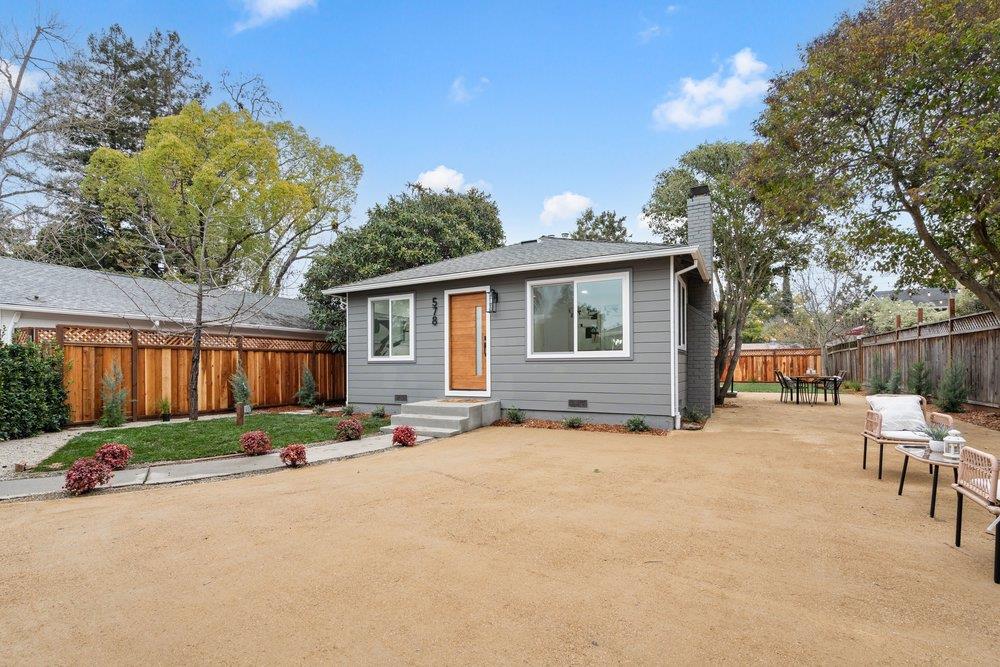 Detail Gallery Image 27 of 28 For 578 Green Manor Ct, Palo Alto,  CA 94301 - 3 Beds | 1 Baths