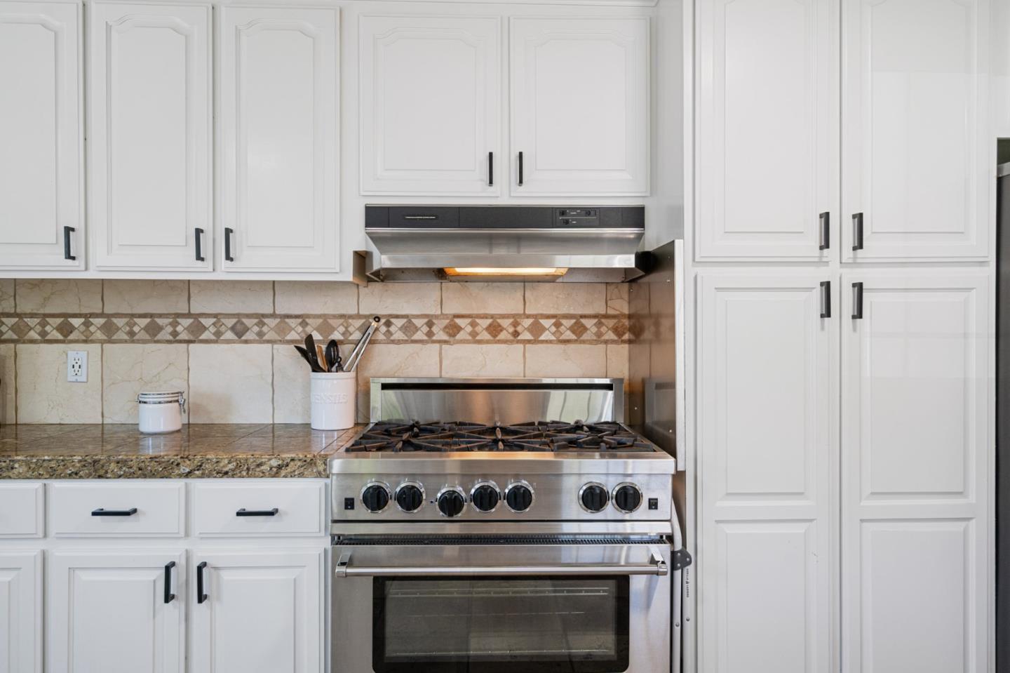 Detail Gallery Image 11 of 30 For 729 N 20th St, San Jose,  CA 95112 - 3 Beds | 2 Baths