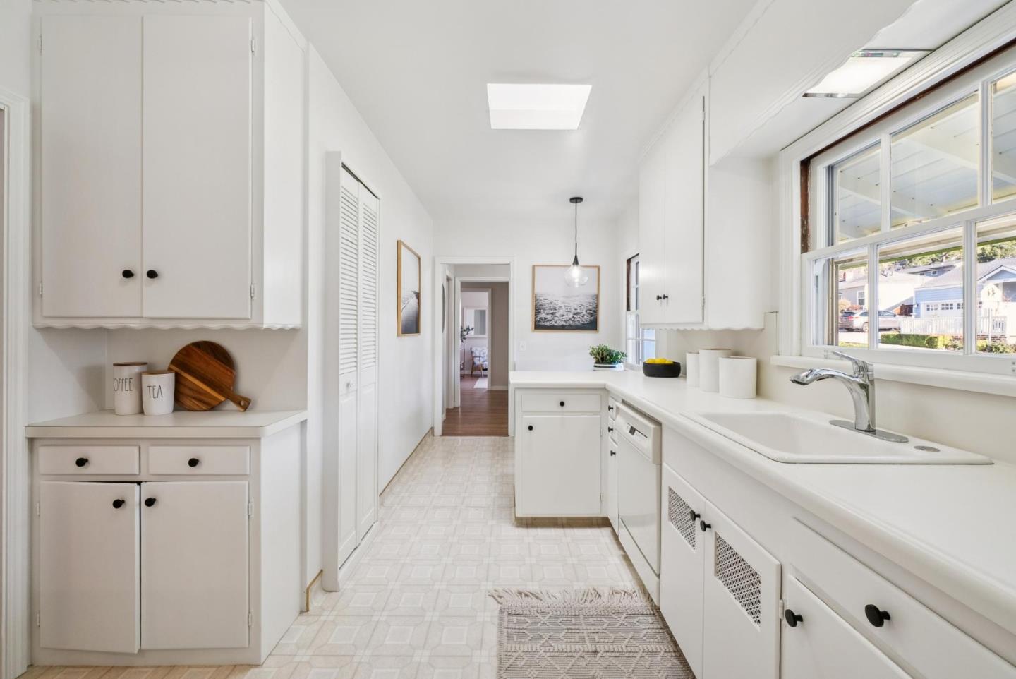 Detail Gallery Image 21 of 53 For 828 Cordilleras Ave, San Carlos,  CA 94070 - 3 Beds | 2 Baths