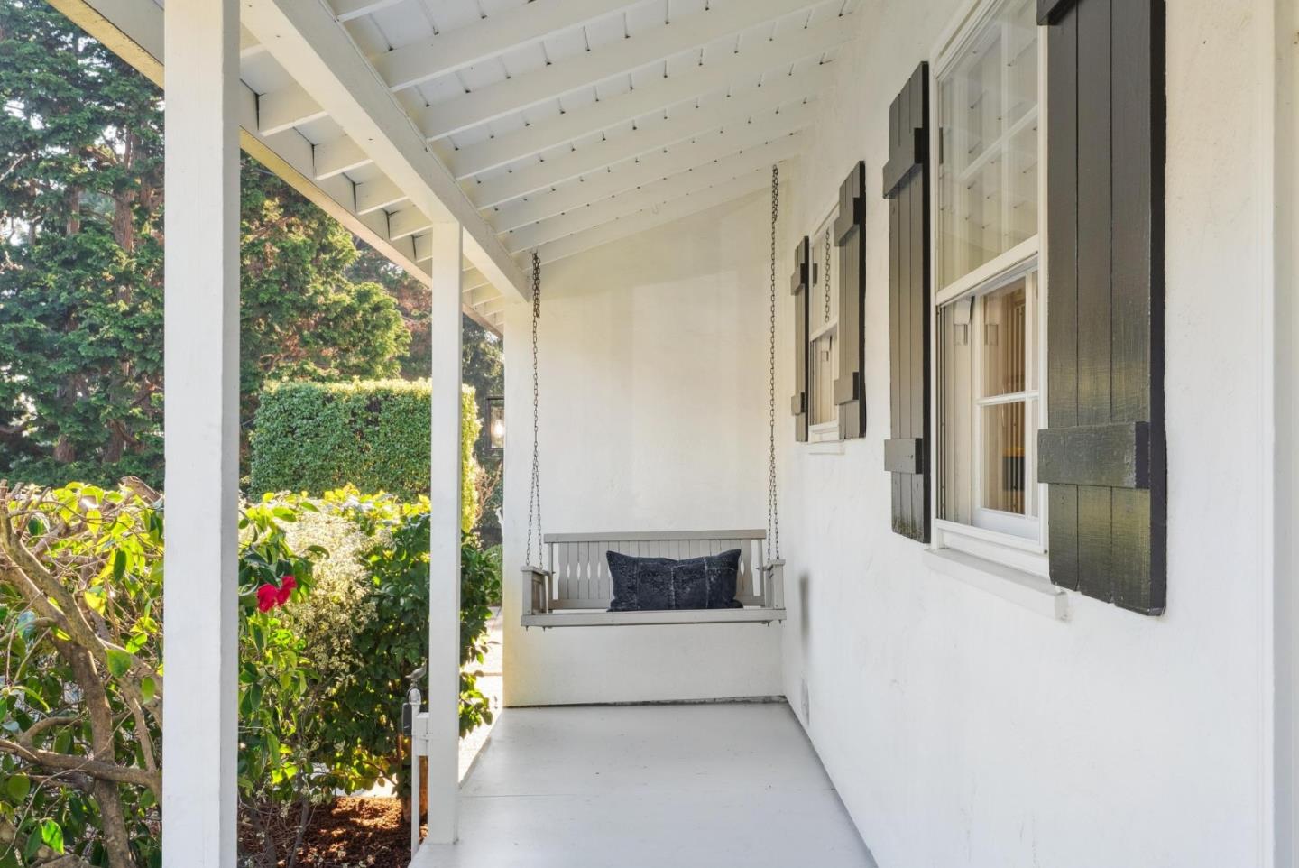 Detail Gallery Image 4 of 53 For 828 Cordilleras Ave, San Carlos,  CA 94070 - 3 Beds | 2 Baths