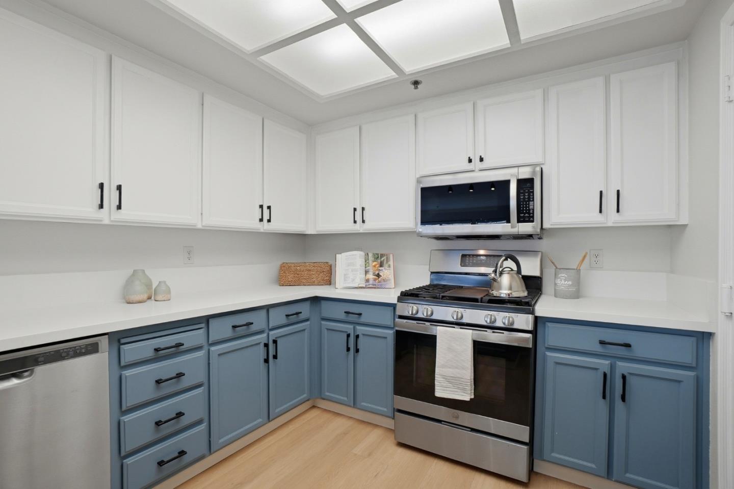 Detail Gallery Image 13 of 41 For 1301 Danberry Ln, Daly City,  CA 94014 - 2 Beds | 2 Baths