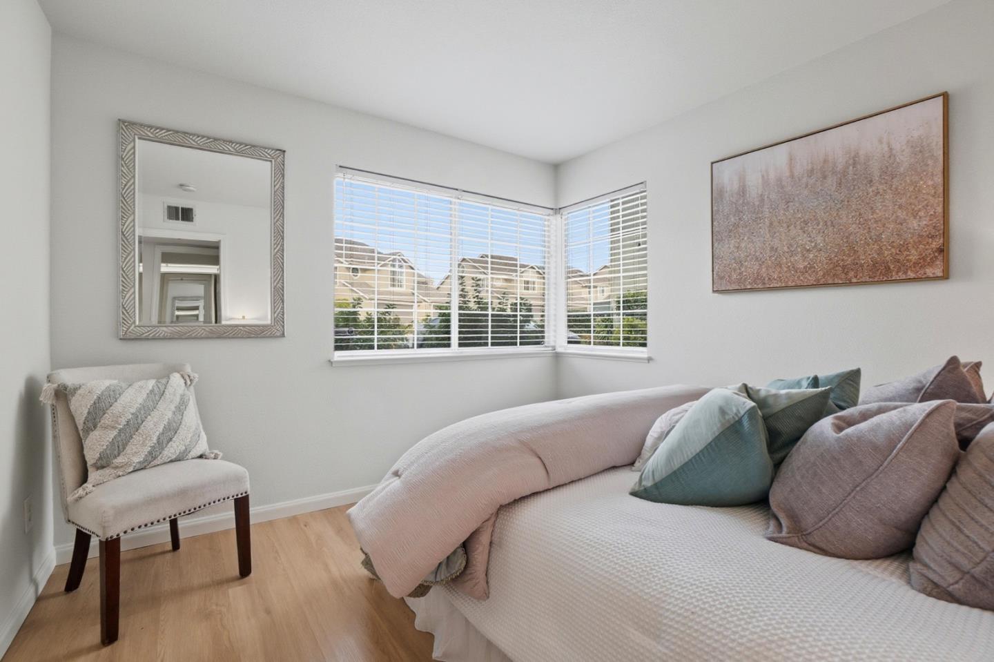 Detail Gallery Image 16 of 41 For 1301 Danberry Ln, Daly City,  CA 94014 - 2 Beds | 2 Baths