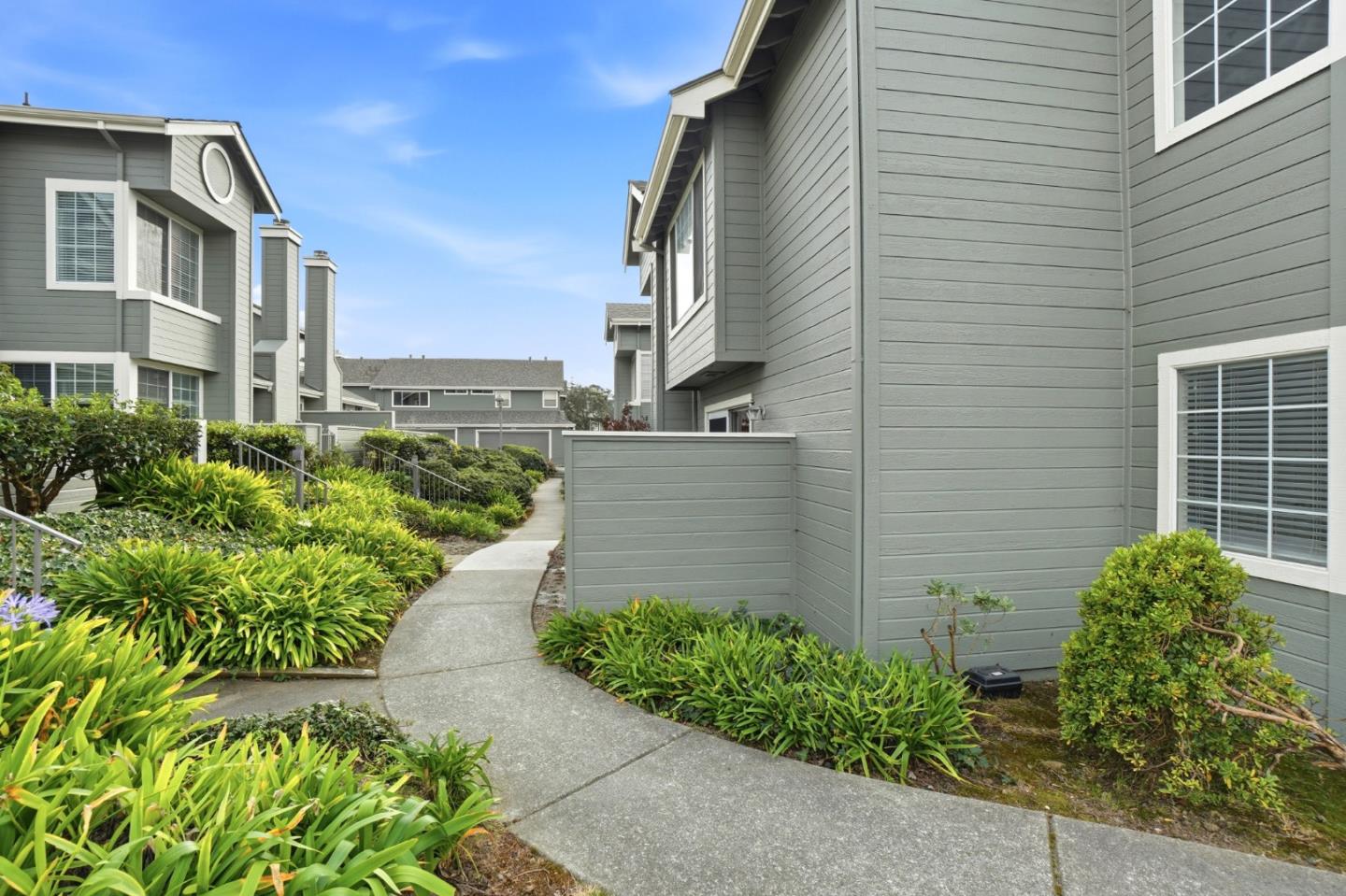 Detail Gallery Image 33 of 41 For 1301 Danberry Ln, Daly City,  CA 94014 - 2 Beds | 2 Baths