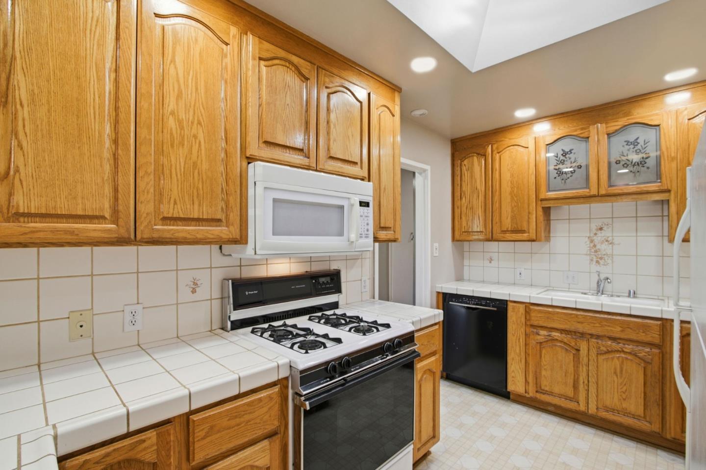 Detail Gallery Image 9 of 25 For 2682 Coit Dr, San Jose,  CA 95124 - 3 Beds | 1 Baths