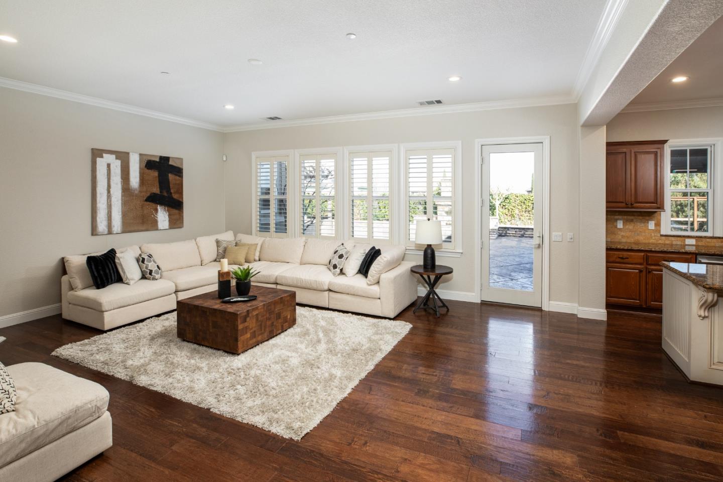 Detail Gallery Image 10 of 55 For 1112 Finch Pl, Pleasanton,  CA 94566 - 5 Beds | 4/1 Baths