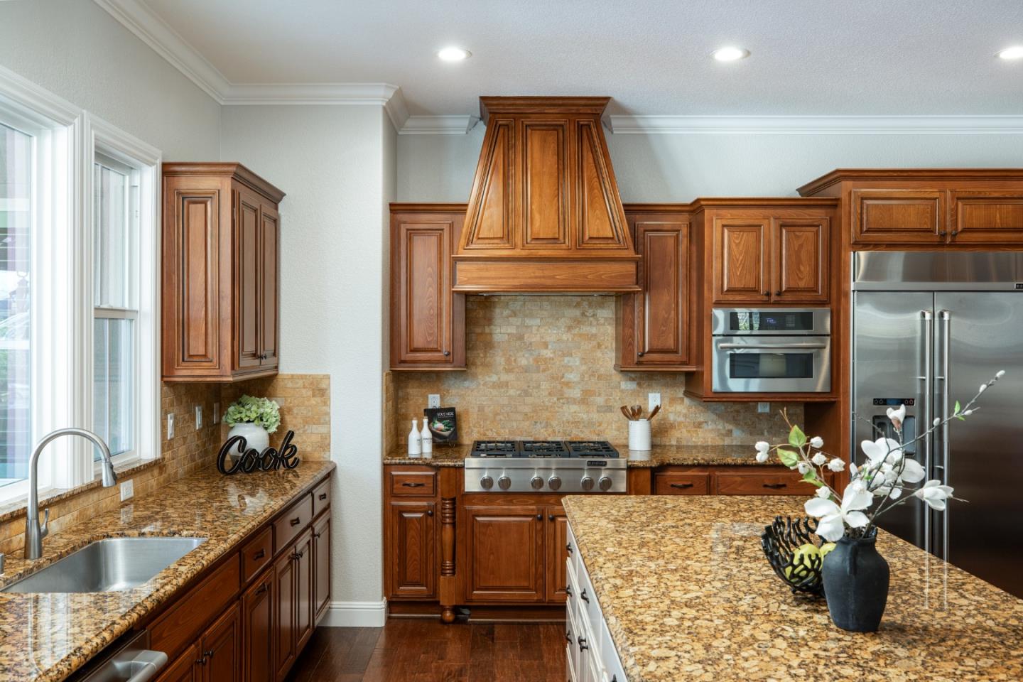 Detail Gallery Image 16 of 55 For 1112 Finch Pl, Pleasanton,  CA 94566 - 5 Beds | 4/1 Baths