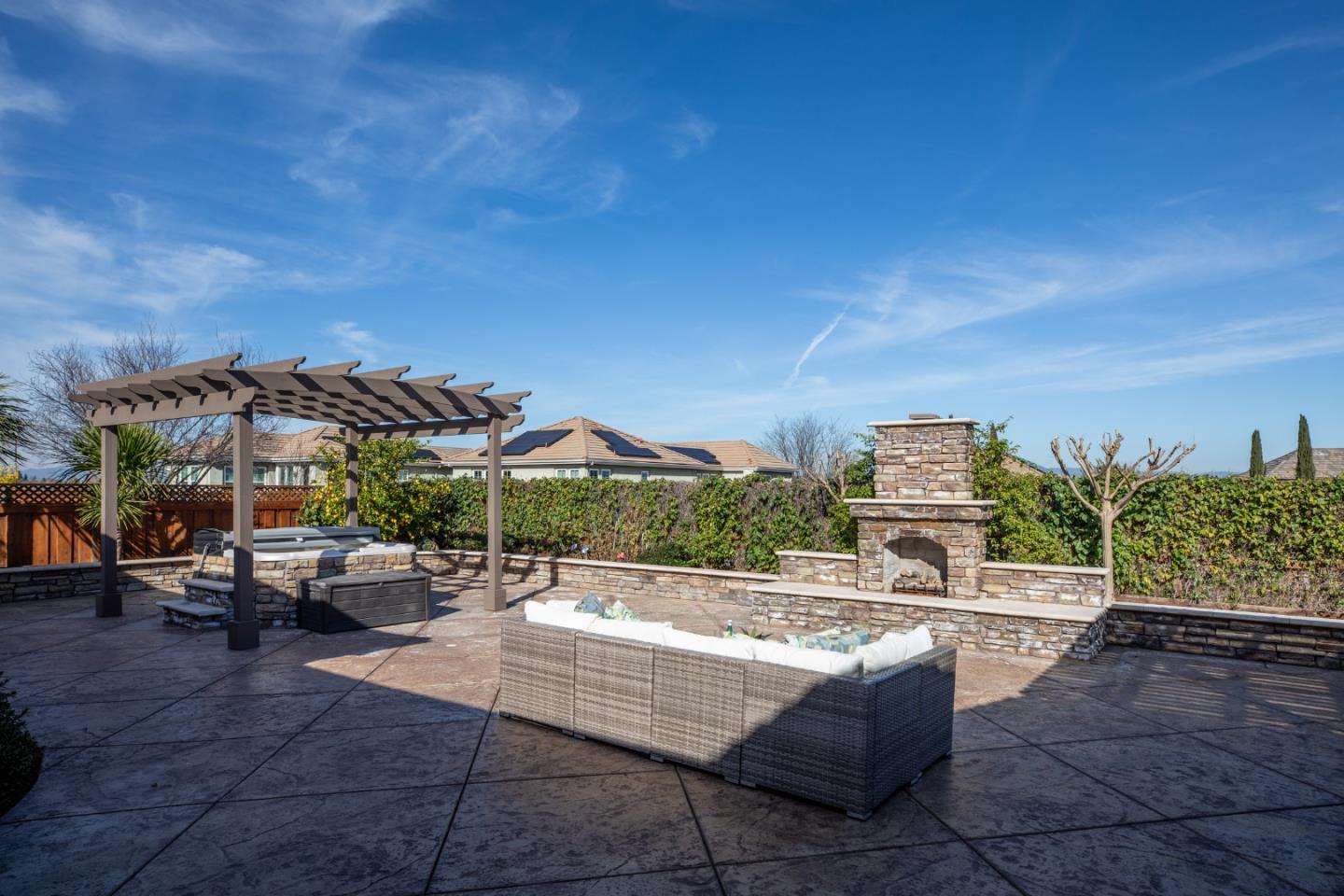 Detail Gallery Image 39 of 55 For 1112 Finch Pl, Pleasanton,  CA 94566 - 5 Beds | 4/1 Baths