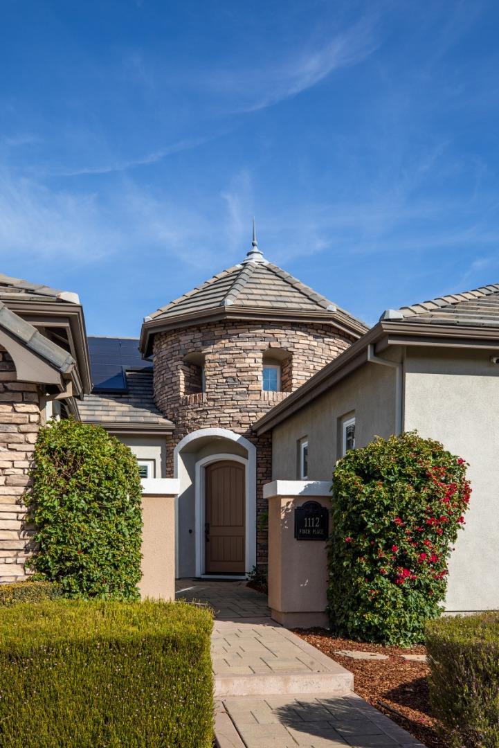 Detail Gallery Image 4 of 55 For 1112 Finch Pl, Pleasanton,  CA 94566 - 5 Beds | 4/1 Baths