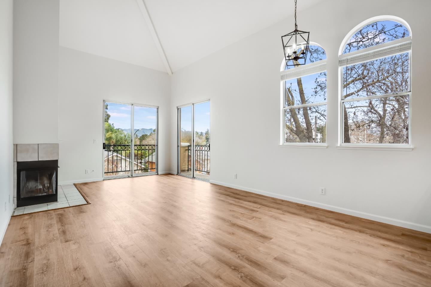 Photo #4: ML82032106 Listing: Photo #4