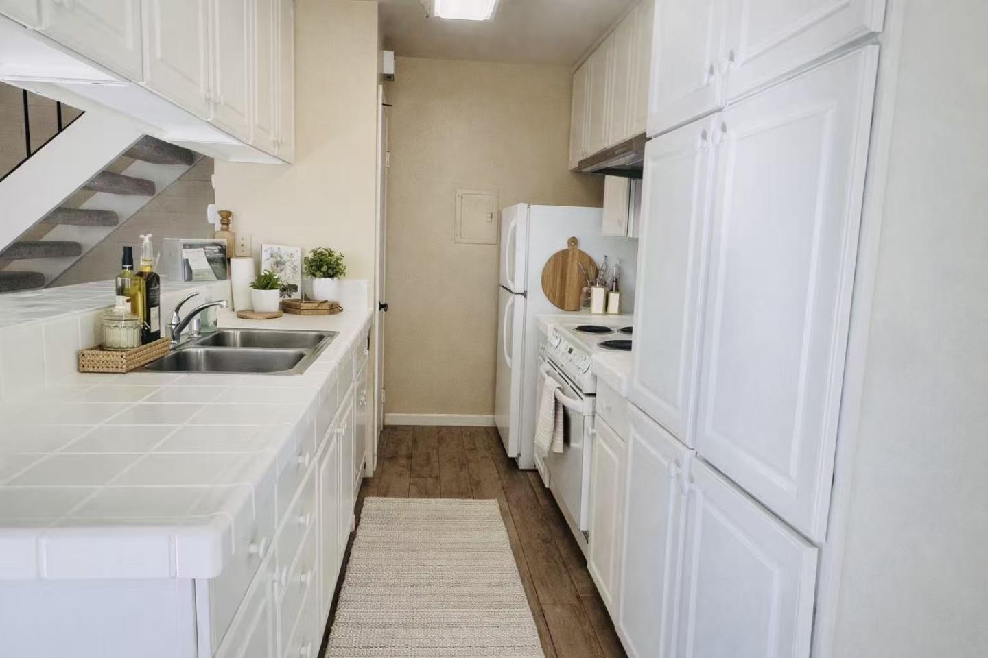 Detail Gallery Image 3 of 19 For 32656 Brenda Way #2,  Union City,  CA 94587 - 2 Beds | 1 Baths