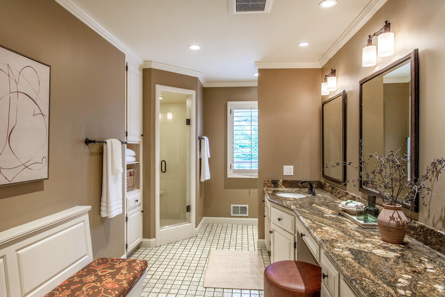 Detail Gallery Image 21 of 48 For 12911 Atherton Ct, Los Altos Hills,  CA 94022 - 5 Beds | 3/1 Baths