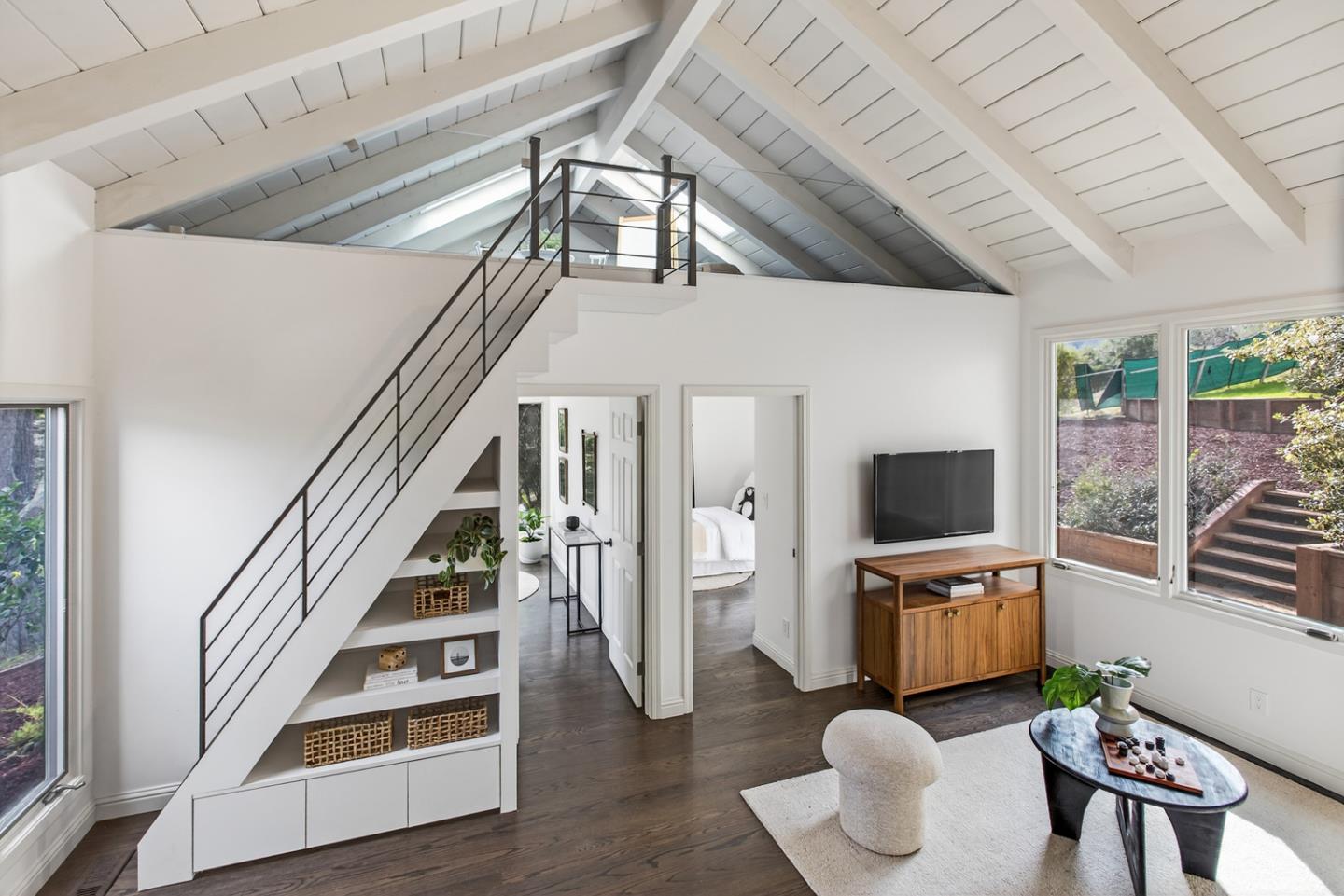 Detail Gallery Image 23 of 48 For 12911 Atherton Ct, Los Altos Hills,  CA 94022 - 5 Beds | 3/1 Baths