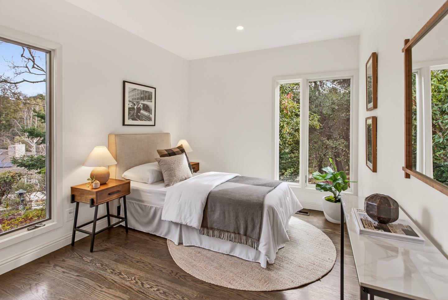 Detail Gallery Image 28 of 48 For 12911 Atherton Ct, Los Altos Hills,  CA 94022 - 5 Beds | 3/1 Baths