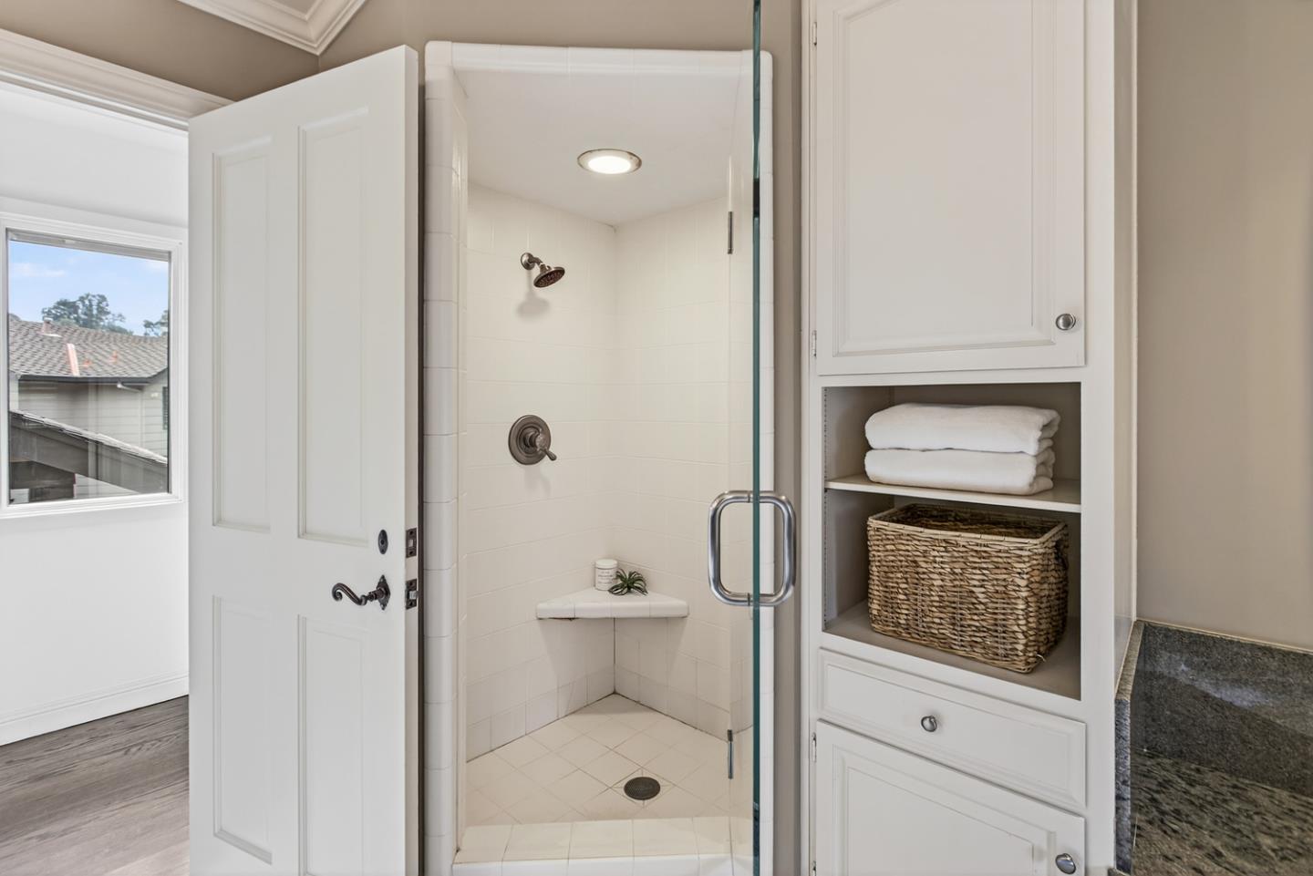 Detail Gallery Image 33 of 48 For 12911 Atherton Ct, Los Altos Hills,  CA 94022 - 5 Beds | 3/1 Baths