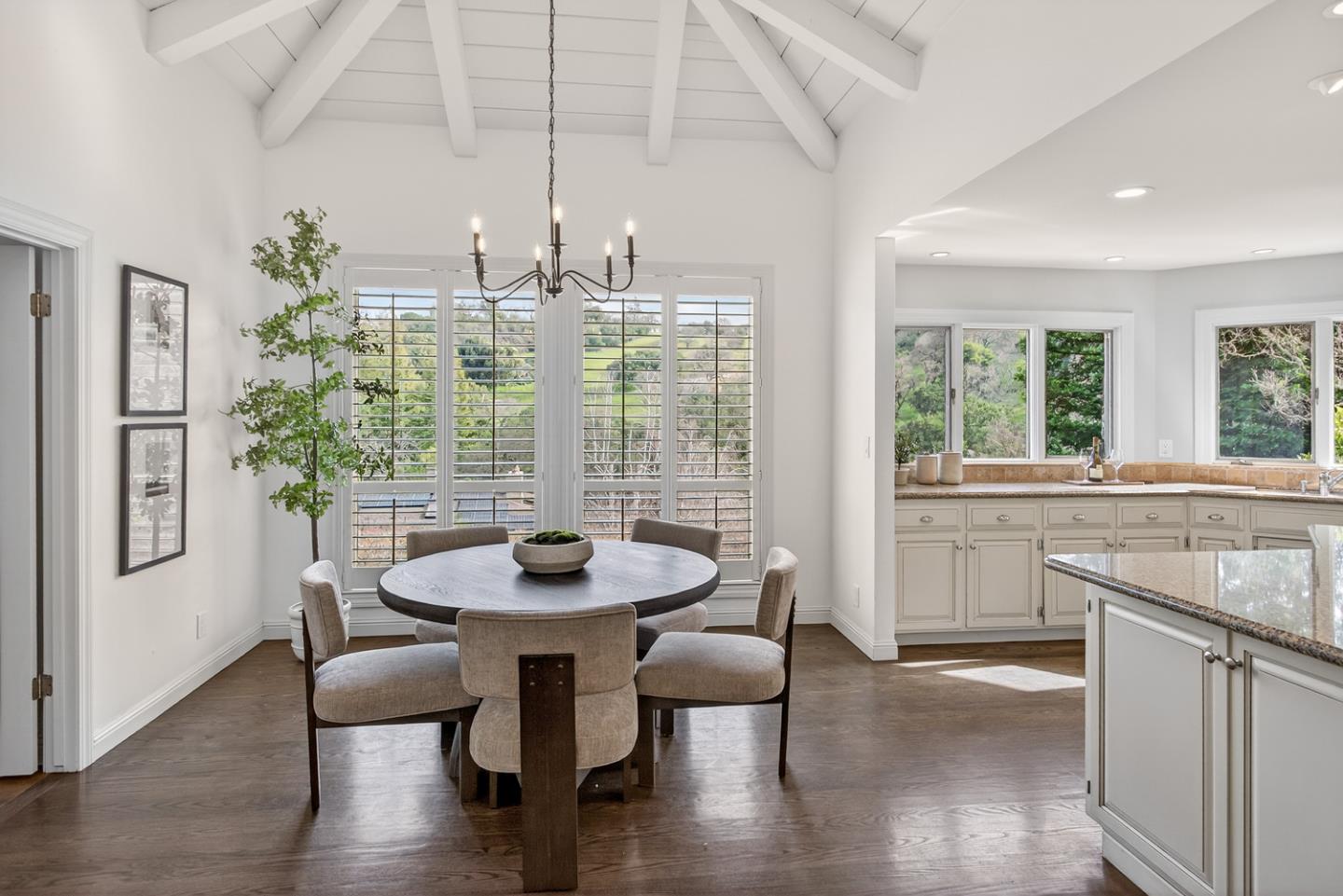 Detail Gallery Image 9 of 48 For 12911 Atherton Ct, Los Altos Hills,  CA 94022 - 5 Beds | 3/1 Baths