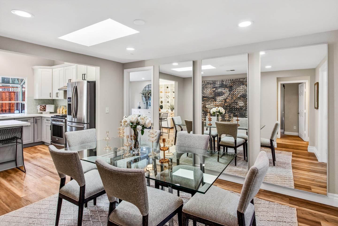 Detail Gallery Image 7 of 29 For 1861 Montecito Ave, Mountain View,  CA 94043 - 4 Beds | 2 Baths