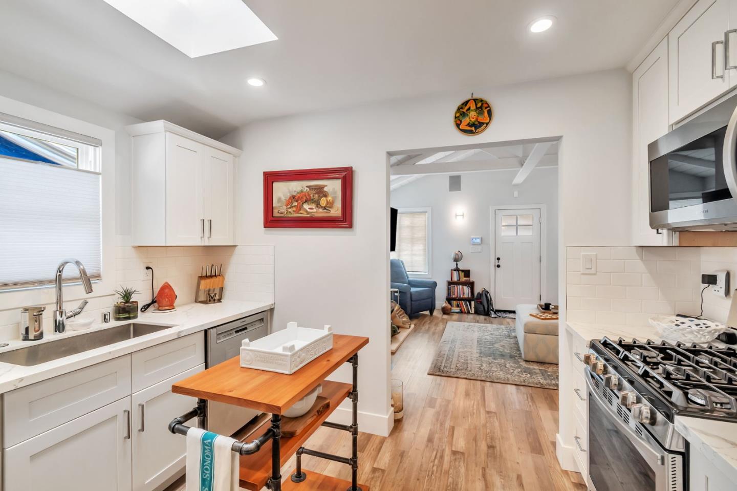 Detail Gallery Image 11 of 31 For 131 Carmel Ave, Pacifica,  CA 94044 - 1 Beds | 1 Baths