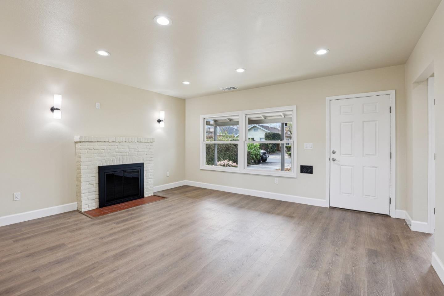 Detail Gallery Image 3 of 23 For 188 S Morrison Ave, San Jose,  CA 95126 - 2 Beds | 1 Baths