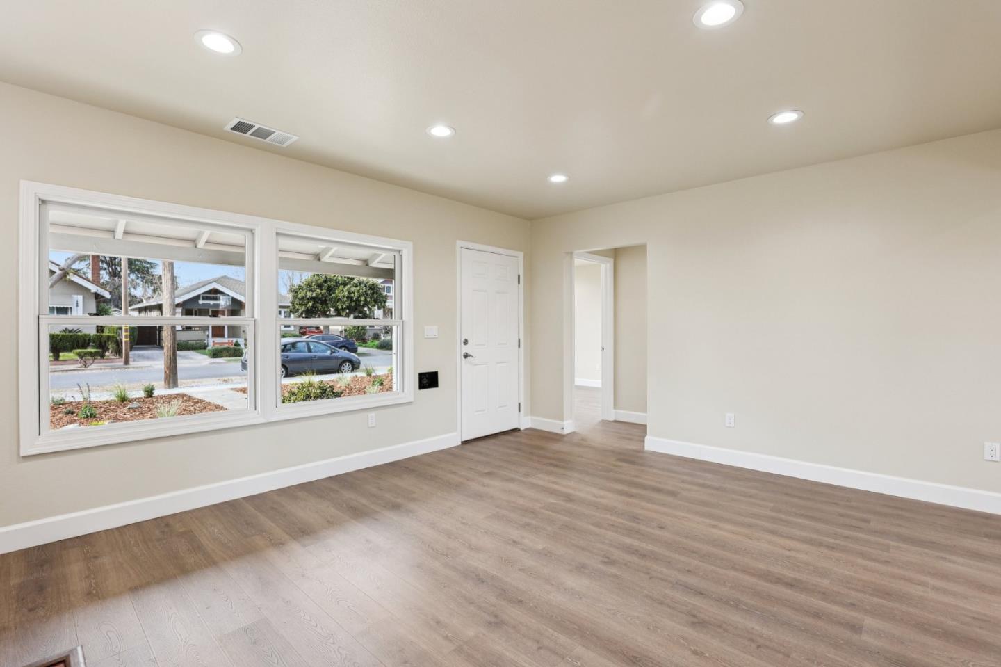 Detail Gallery Image 4 of 23 For 188 S Morrison Ave, San Jose,  CA 95126 - 2 Beds | 1 Baths