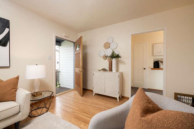 Detail Gallery Image 3 of 16 For 55 Burbank Ave, San Mateo,  CA 94403 - 2 Beds | 1 Baths