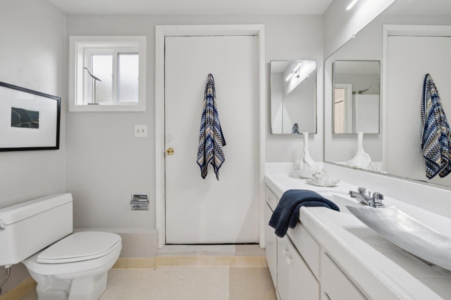 Detail Gallery Image 29 of 45 For 50 Los Altos Ave, Los Altos,  CA 94022 - 5 Beds | 4 Baths