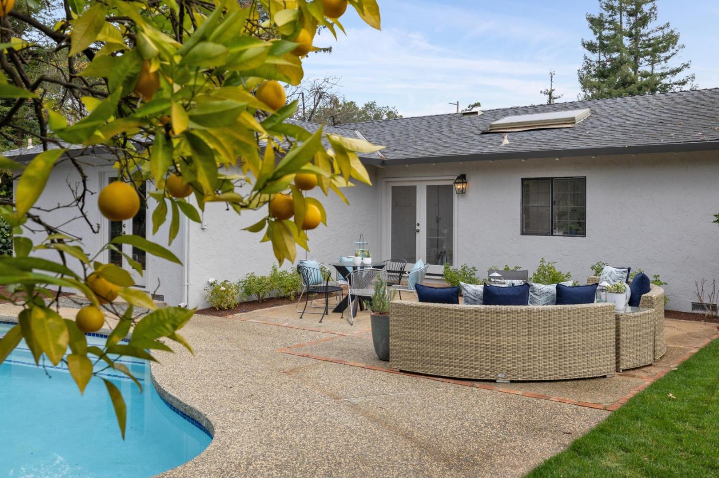 Detail Gallery Image 31 of 45 For 50 Los Altos Ave, Los Altos,  CA 94022 - 5 Beds | 4 Baths