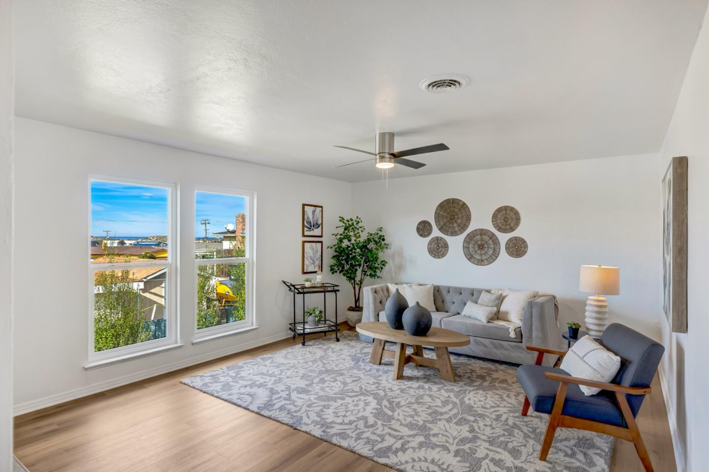 Detail Gallery Image 3 of 14 For 1783 Kenneth St, Seaside,  CA 93955 - 4 Beds | 2 Baths