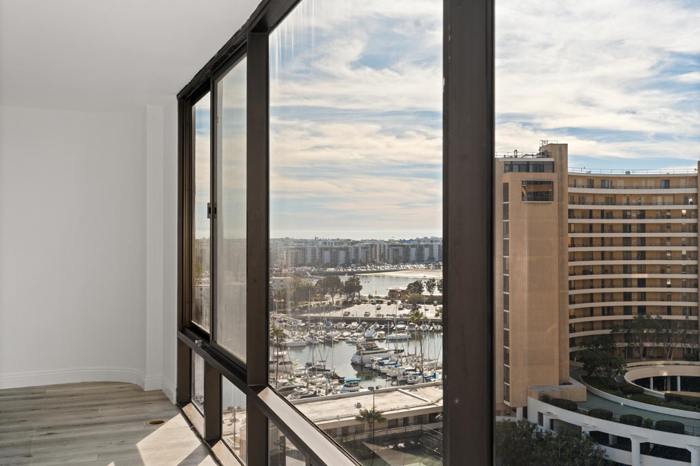 Detail Gallery Image 10 of 21 For 4316 Marina City Dr #919C,  Marina Del Rey,  CA 90292 - 3 Beds | 2 Baths
