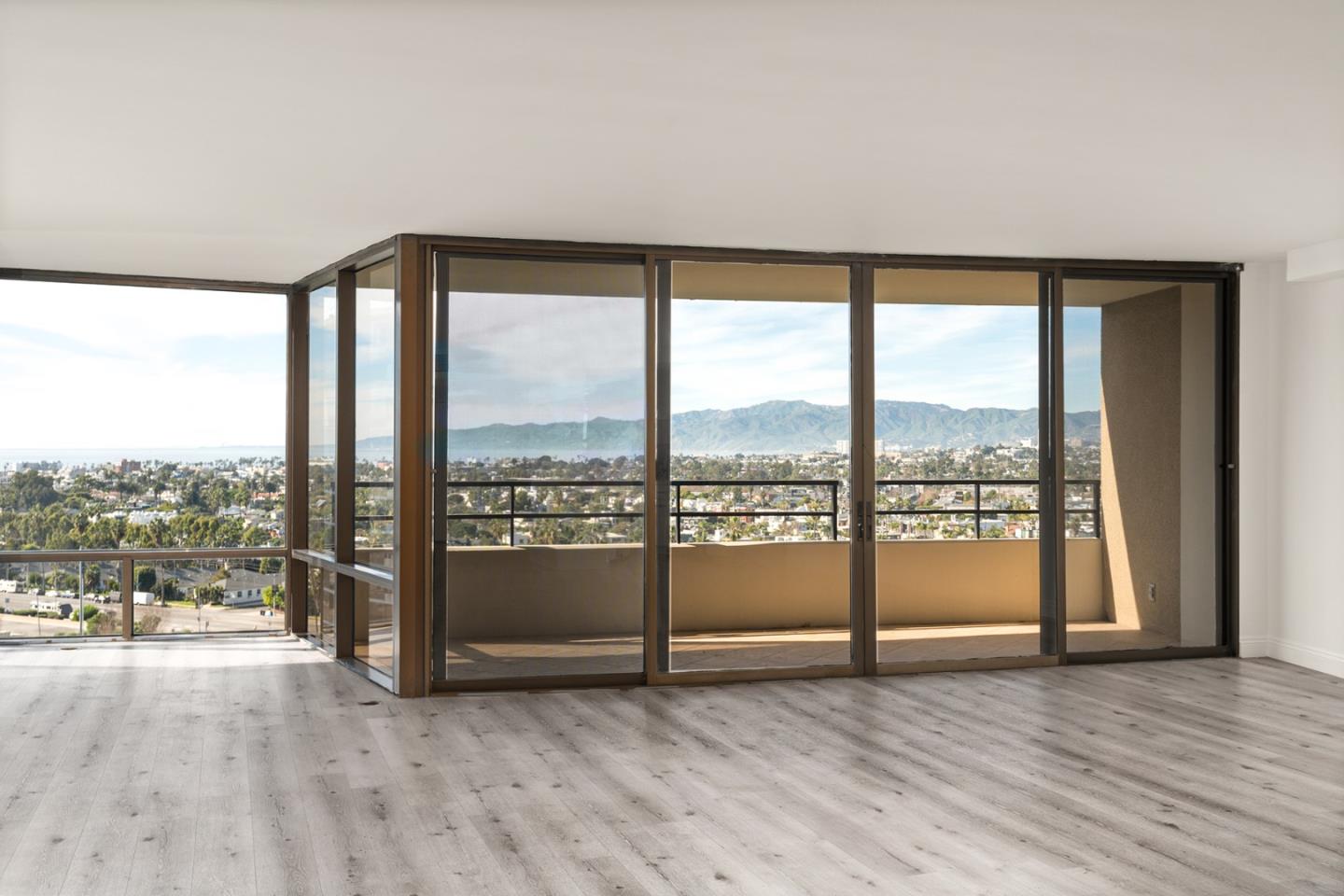 Detail Gallery Image 2 of 21 For 4316 Marina City Dr #919C,  Marina Del Rey,  CA 90292 - 3 Beds | 2 Baths