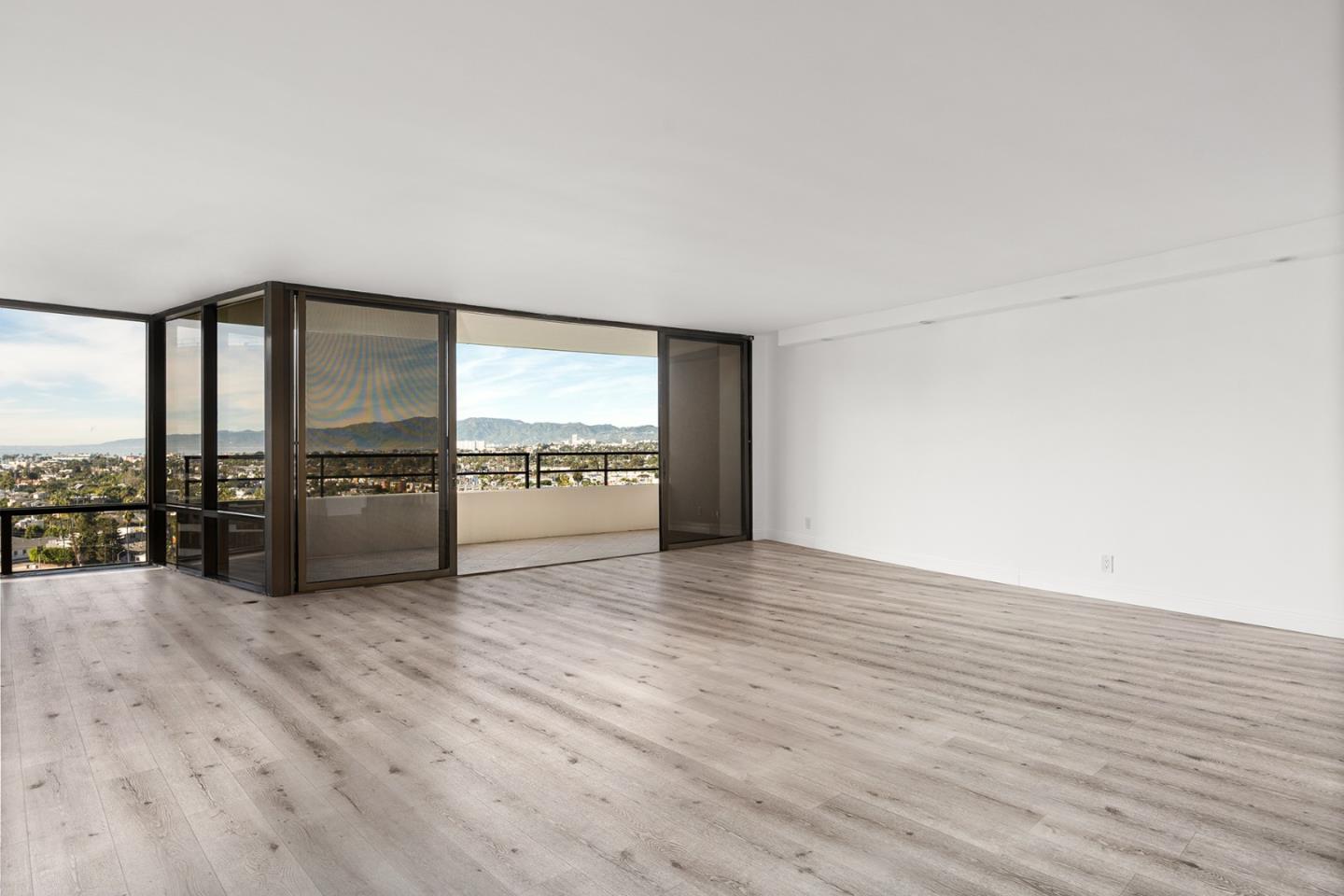 Detail Gallery Image 3 of 21 For 4316 Marina City Dr #919C,  Marina Del Rey,  CA 90292 - 3 Beds | 2 Baths